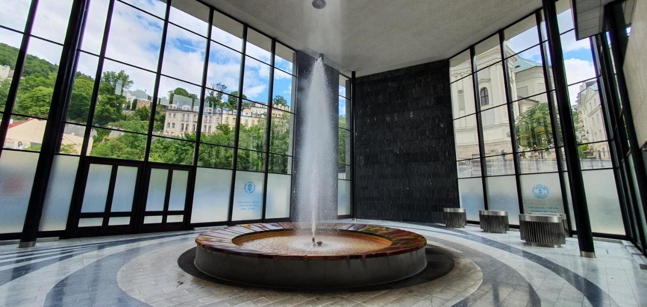 Apartment Colonnade Carlsbad Карлови Вари Екстериор снимка