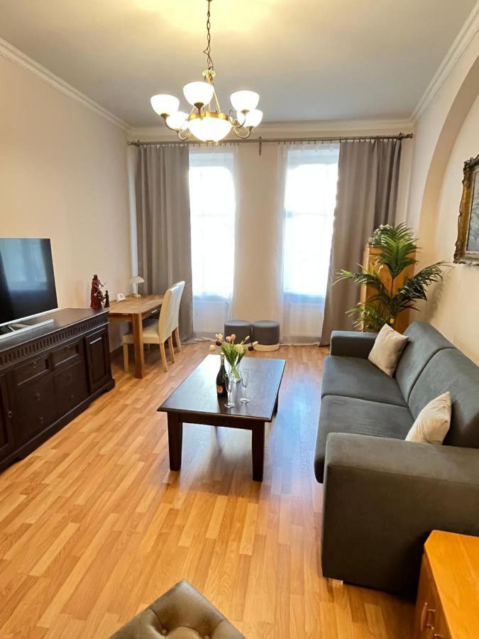 Apartment Colonnade Carlsbad Карлови Вари Екстериор снимка
