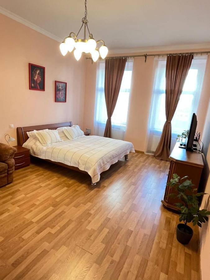 Apartment Colonnade Carlsbad Карлови Вари Екстериор снимка