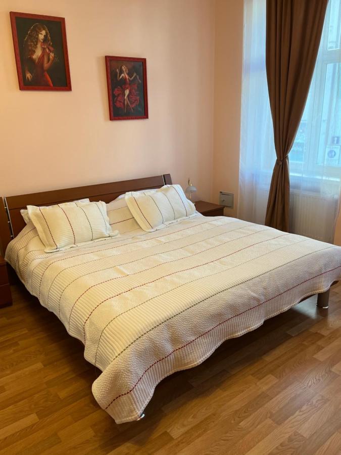 Apartment Colonnade Carlsbad Карлови Вари Екстериор снимка