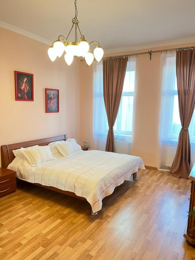 Apartment Colonnade Carlsbad Карлови Вари Екстериор снимка