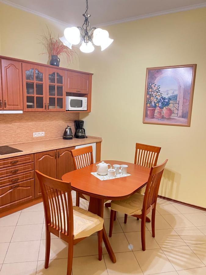 Apartment Colonnade Carlsbad Карлови Вари Екстериор снимка